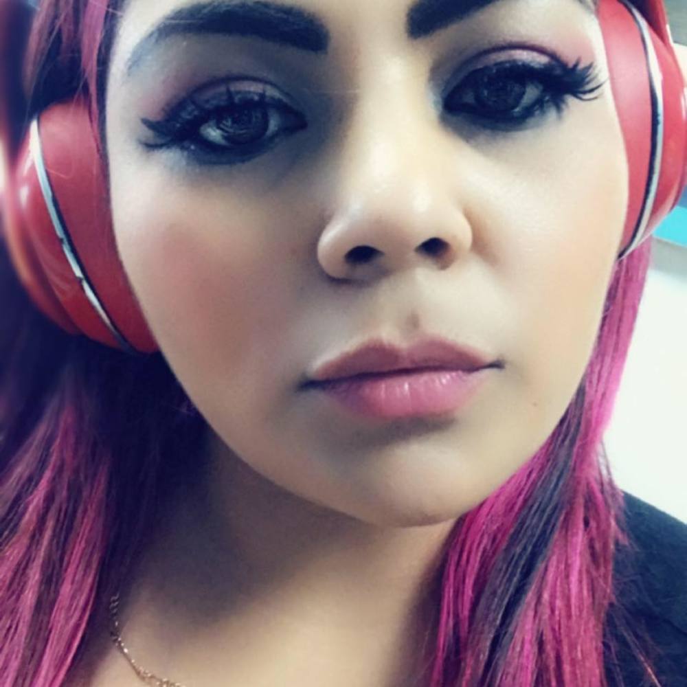 Meet your Posher, Monica